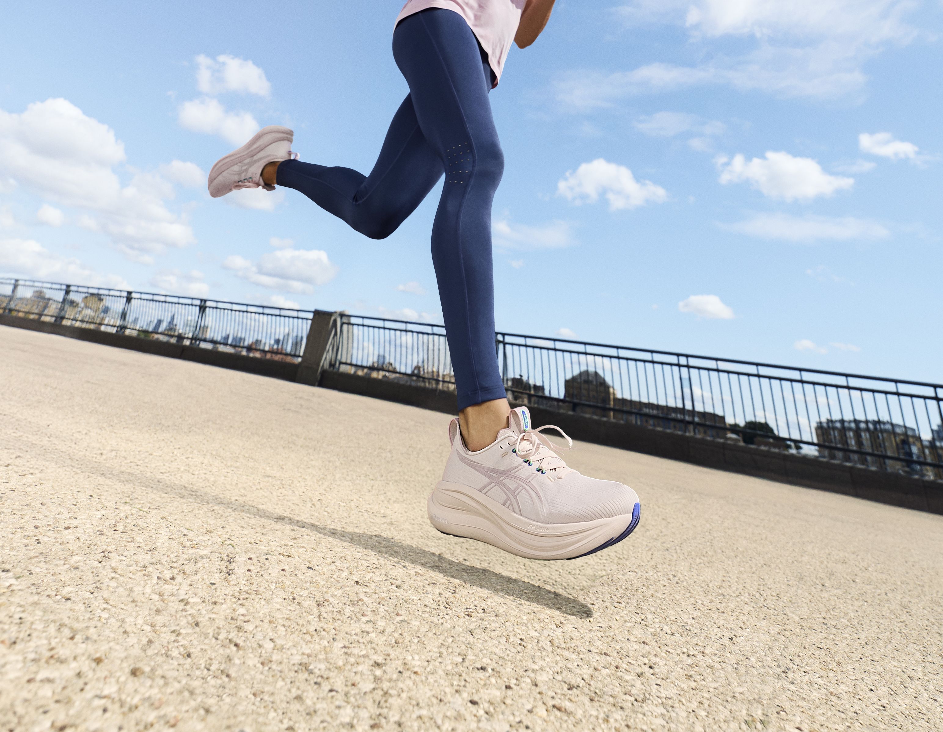 GEL-NIMBUS 28 — official manufacturer photography